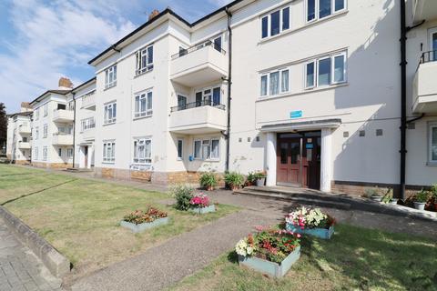 3 bedroom flat for sale, Tylney Road, Bromley