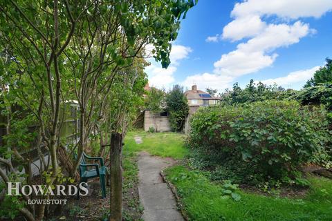 3 bedroom semi-detached house for sale, Waveney Crescent, Lowestoft