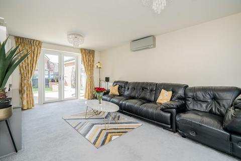 25 Fabius Drive, Fairfields, Milton Keynes, MK11 4BW