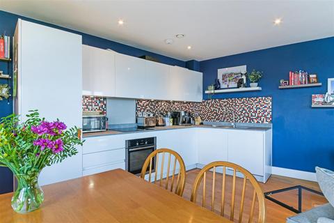 1 bedroom flat for sale, Cavendish Road, Colliers Wood SW19