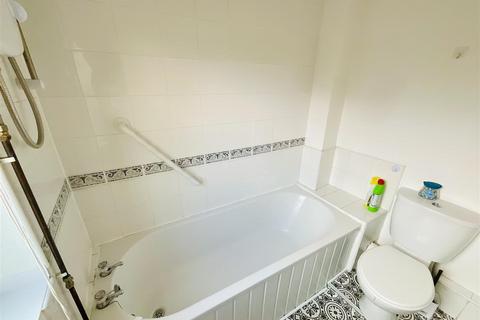 28a Bridge Street, Burry Port, SA16 0NR