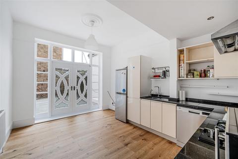 5 bedroom end of terrace house for sale, Holly Park Road, London N11