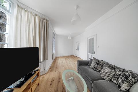 5 bedroom end of terrace house for sale, Holly Park Road, London N11