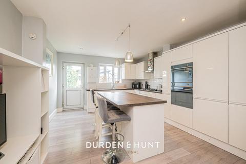 124 Uplands Road, Woodford Green, IG8 8JW