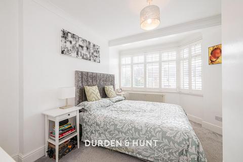 124 Uplands Road, Woodford Green, IG8 8JW