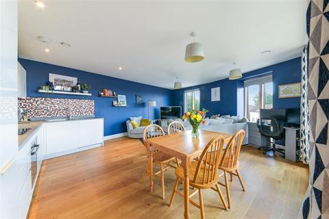 1 bedroom flat for sale, Cavendish Road, Colliers Wood SW19