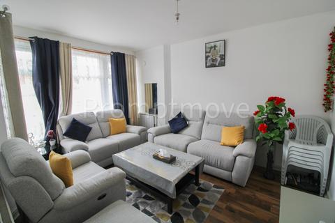 3 bedroom end of terrace house to rent, Dallow Road Luton LU1 1NL