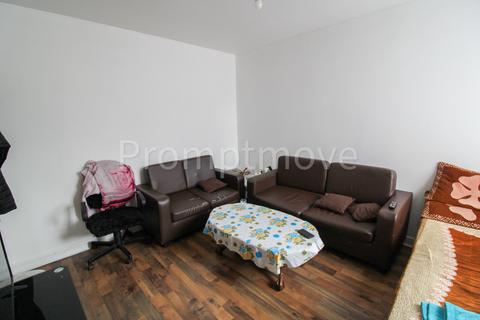 3 bedroom end of terrace house to rent, Dallow Road Luton LU1 1NL