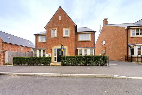 46 Dalziel Drive, Whittington, Worcester, WR5 2QY