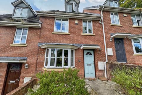 4 bedroom terraced house for sale, Oakhurst Gardens, Prestwich, M25