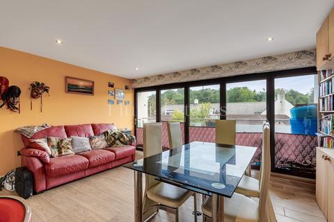 2 bedroom flat for sale, La Vallee Des Vaux, St. Helier, Jersey. JE2 3GA