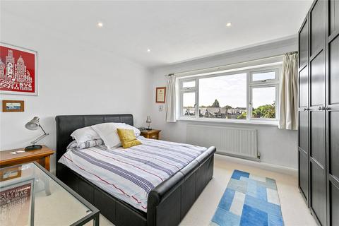 35 Kenmore Close, Richmond, TW9 3JG