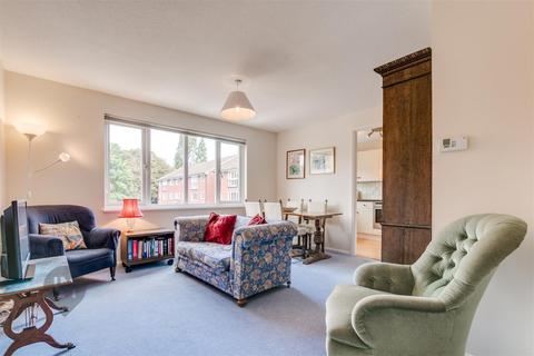 1 bedroom flat for sale, Crowthorne Close, London