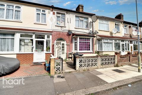 2 bedroom flat for sale, Hickling Road, Ilford