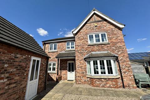 4 bedroom detached house to rent, Hale Road, Helpringham, Sleaford, Lincolnshire, NG34