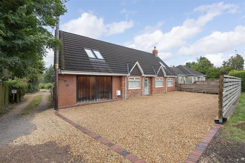 4 bedroom detached house for sale, Southwick Road, North Bradley