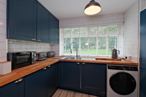 11 Broomhill Path, Glasgow, G11 7AL