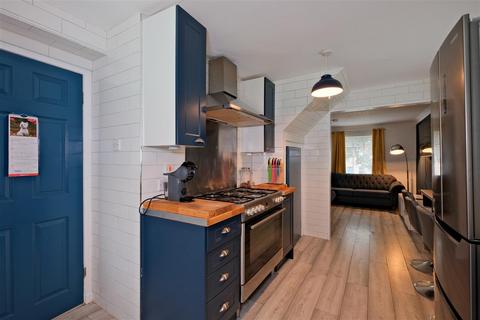 11 Broomhill Path, Glasgow, G11 7AL