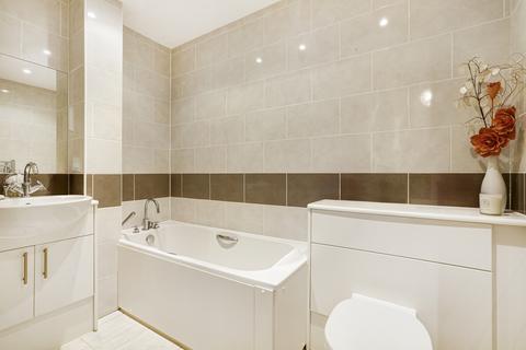 2 bedroom apartment for sale, Ascot Court, Sunningdale Avenue, Ruislip, Middlesex, HA4