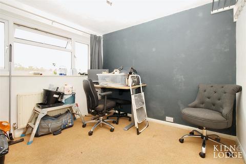 3 bedroom end of terrace house for sale, Linden Close, Chelmsford