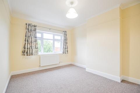 3 bedroom semi-detached house to rent, Grosvenor Avenue, Warrington WA1