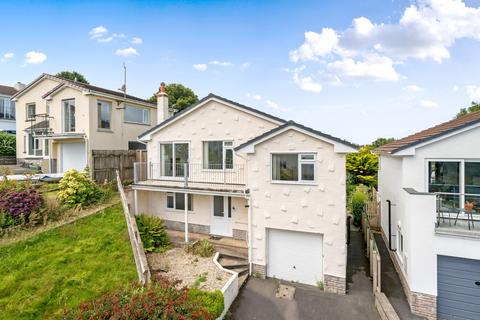 18 Grattons Drive, Lynton, EX35 6LW