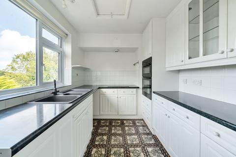 18 Grattons Drive, Lynton, EX35 6LW