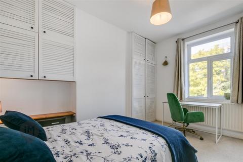 19a Griffiths Road, London, SW19 1SP