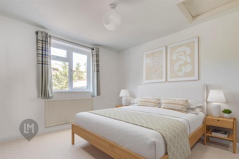 19a Griffiths Road, London, SW19 1SP