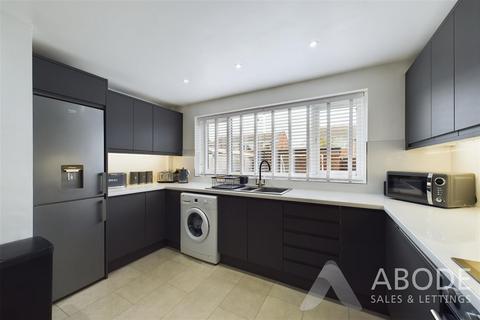 42 Lambert Road, Uttoxeter, ST14 7QG