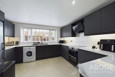 42 Lambert Road, Uttoxeter, ST14 7QG