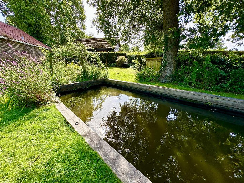 Mooring dock