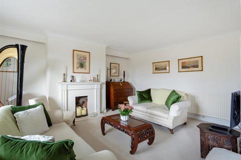 2 bedroom flat for sale, The Spain