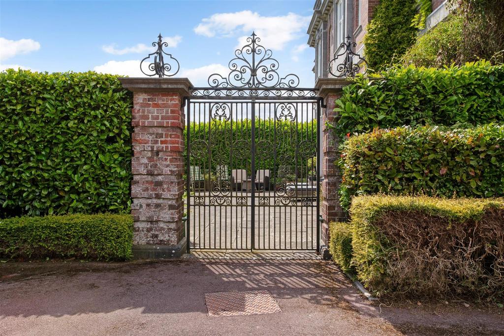 Gates in Communal Gardens