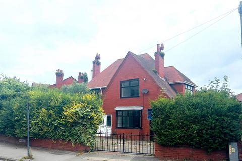 4 bedroom detached house for sale, Kingsdale Road, Manchester