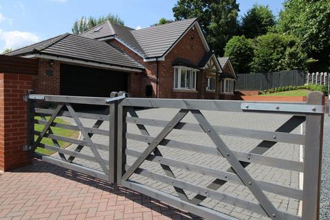 3 bedroom detached bungalow for sale, Oldnall Road, Kidderminster DY10