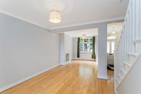 3 bedroom terraced house for sale, The Green, London E4