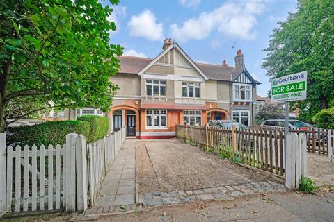 3 bedroom terraced house for sale, The Green, London E4