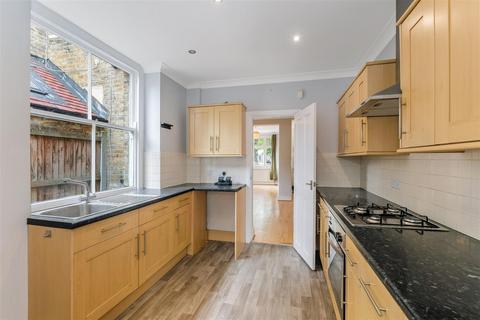 3 bedroom terraced house for sale, The Green, London E4