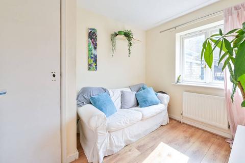 4 bedroom house to rent, Dorton Close, Peckham, London, SE15