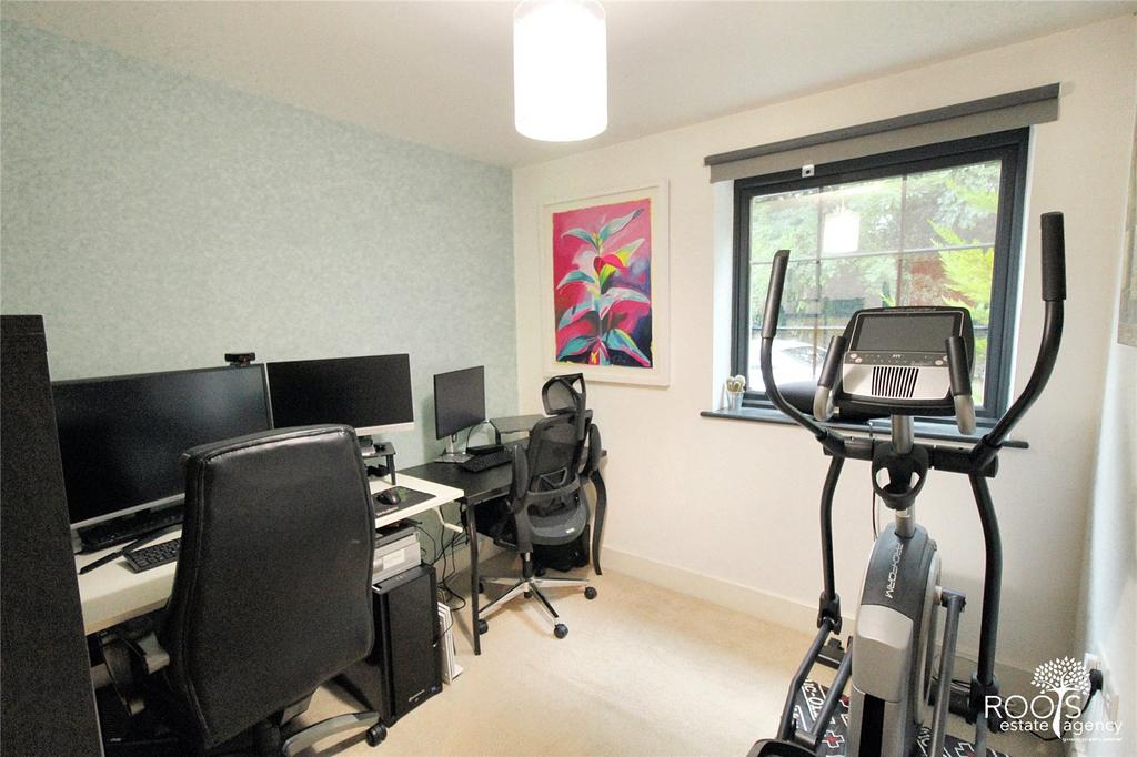 Bedroom/Office/Gym