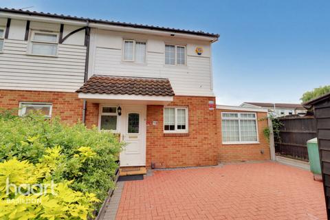 3 bedroom semi-detached house for sale, Cockerell Close, BASILDON