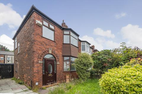 3 bedroom semi-detached house to rent, Wycombe Avenue, Manchester, M18