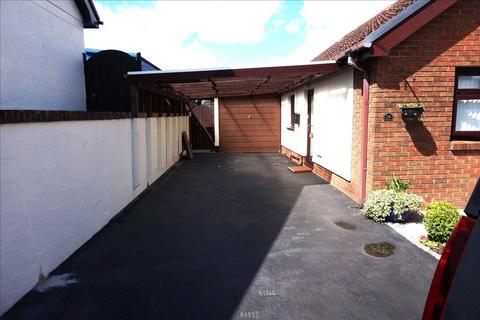 3 bedroom detached bungalow for sale, Parc Newydd, FOELGASTELL, Llanelli