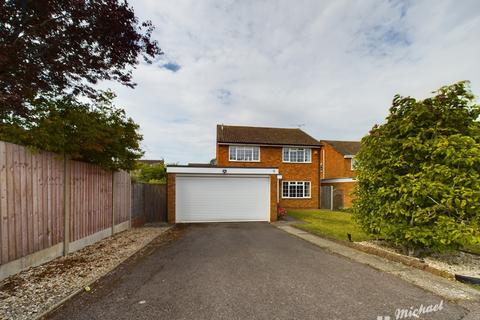 4 bedroom detached house for sale, Penrith Way, Aylesbury