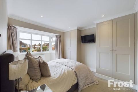 57 Glenfield Road, Ashford, TW15 1JJ