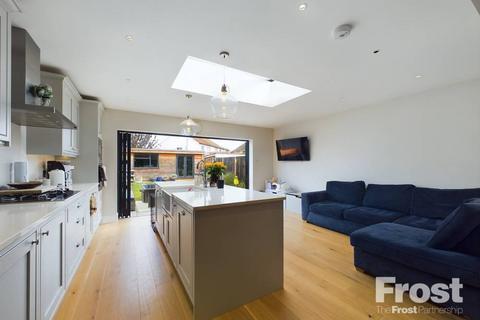 57 Glenfield Road, Ashford, TW15 1JJ