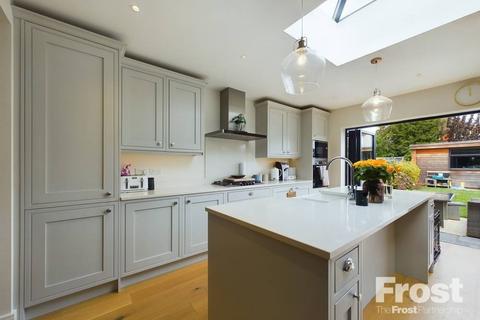 57 Glenfield Road, Ashford, TW15 1JJ
