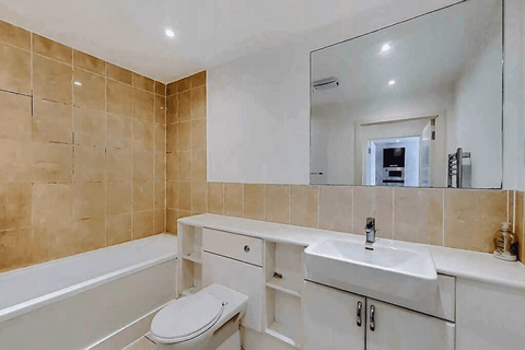 1 bedroom apartment to rent, Gallions Road, London, E16