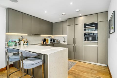 3 bedroom penthouse for sale, Quarter House, Battersea Reach